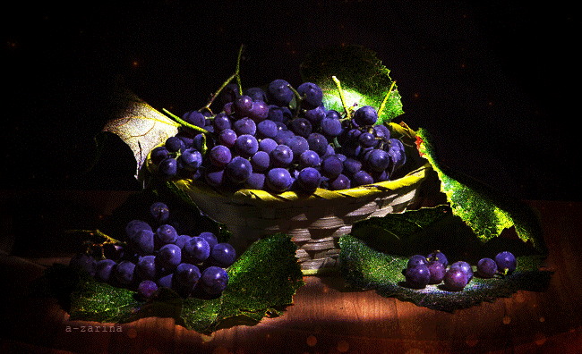 Виноград в корзине
