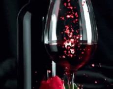Красное вино и розы