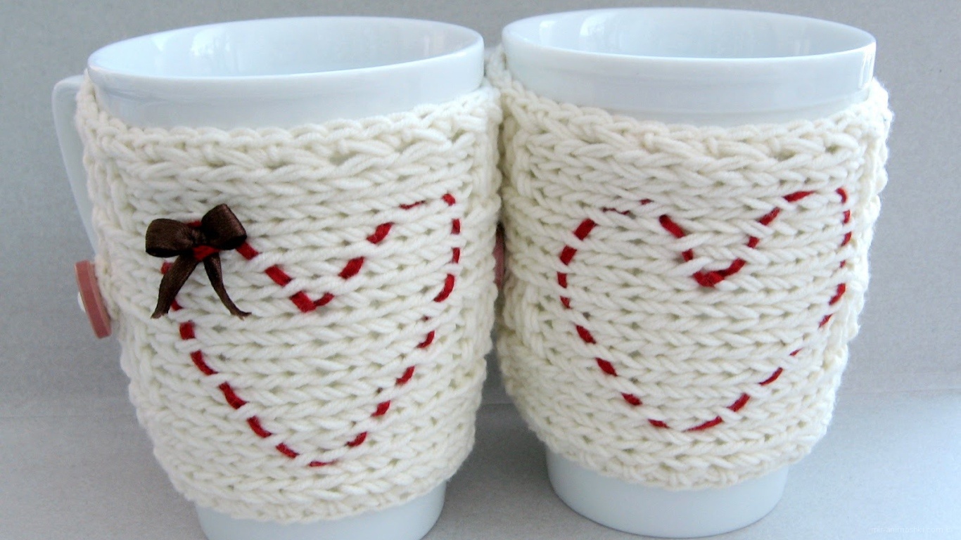 Чашки с вышивкой сердец на День Влюбленных 14 февраля - С днем Святого Валентина поздравительные картинки
