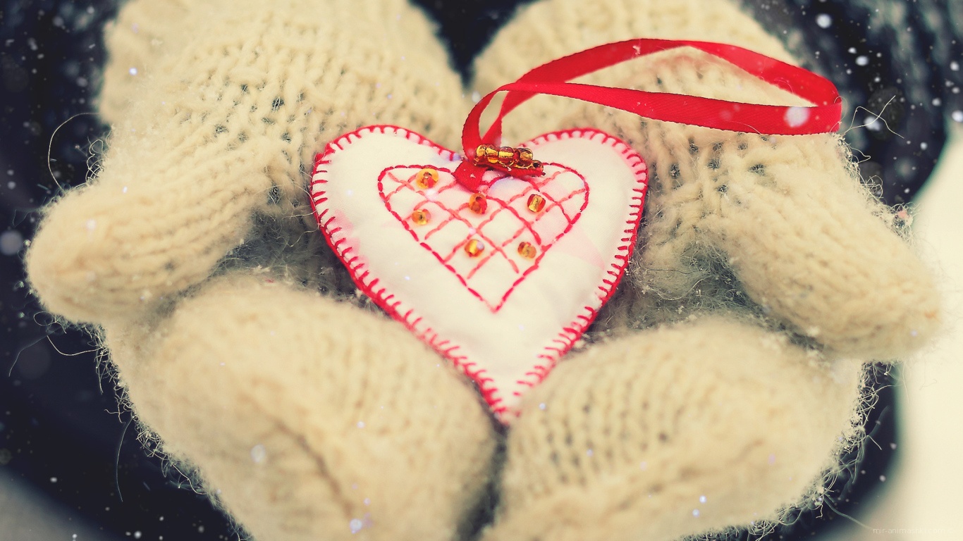 Сердце в руках на День Святого Валентина 14 февраля - С днем Святого Валентина поздравительные картинки