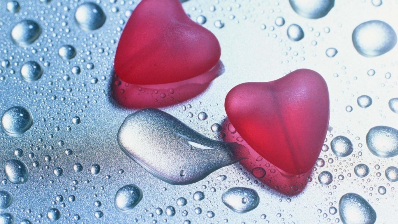 Сердца на влажном стекле на День Влюбленных 14 февраля - С днем Святого Валентина поздравительные картинки