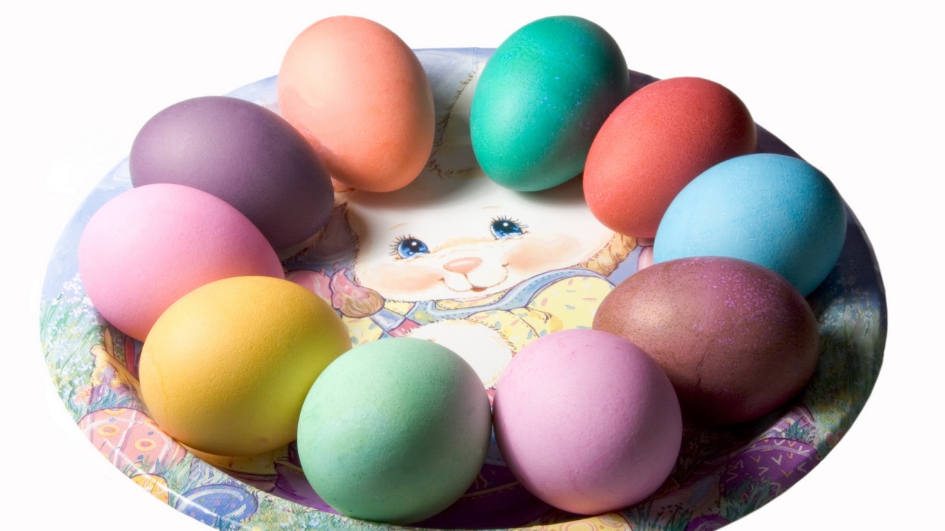 Яйца на тарелке на Пасху - C Пасхой поздравительные картинки