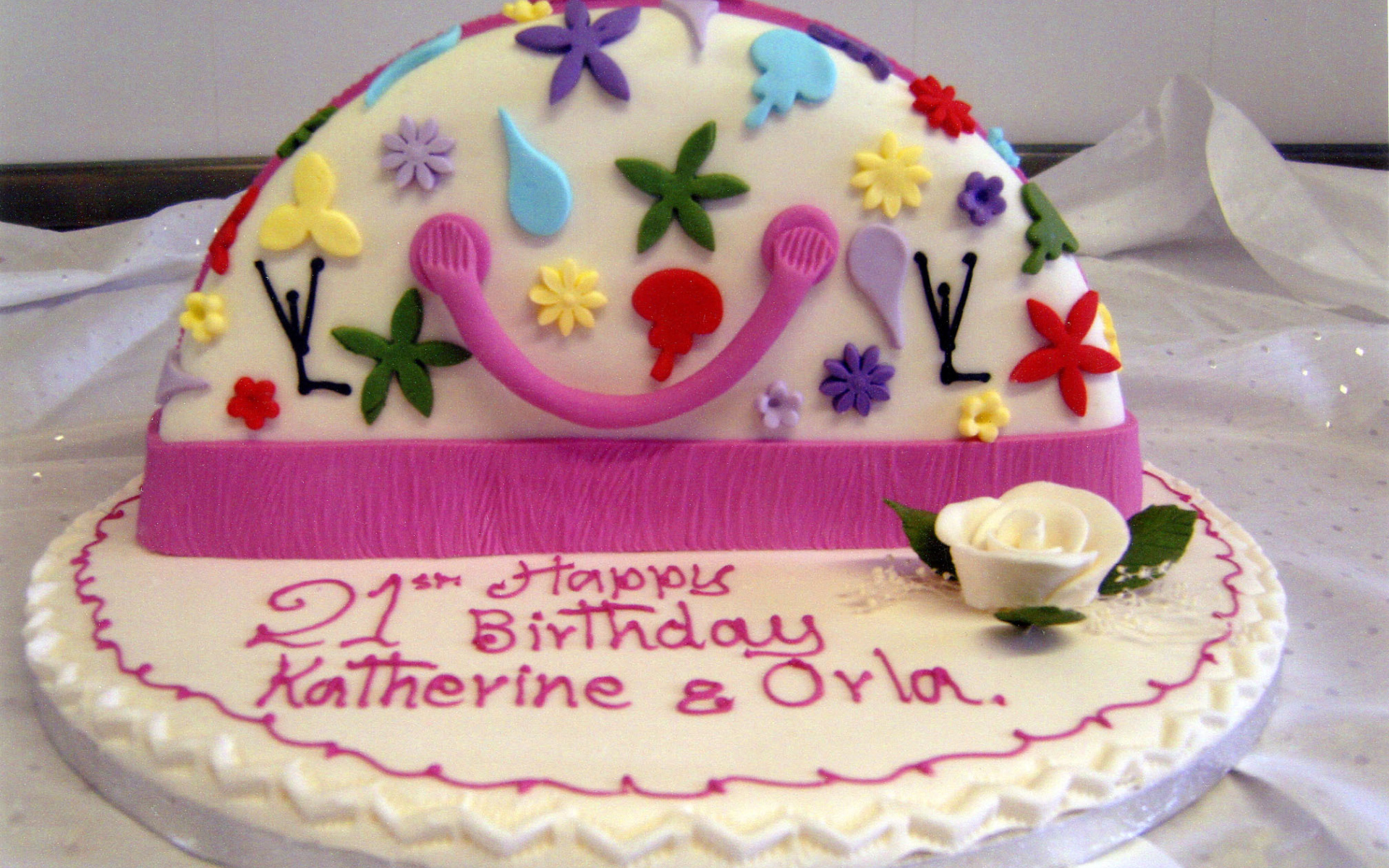 Красивый торт ко дню рождения - С Днем Рождения поздравительные картинки