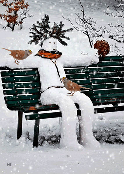 Оригинальный снеговик с птичками - Прикольные открытки и картинки