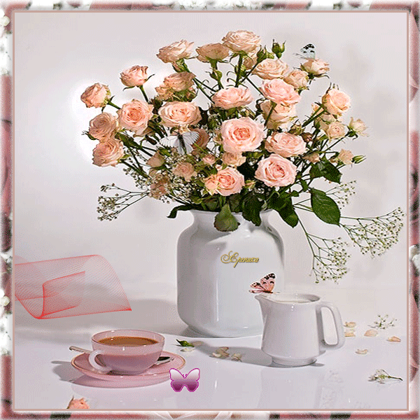 Открытка с букетом роз на столе~Анимационные блестящие открытки GIF