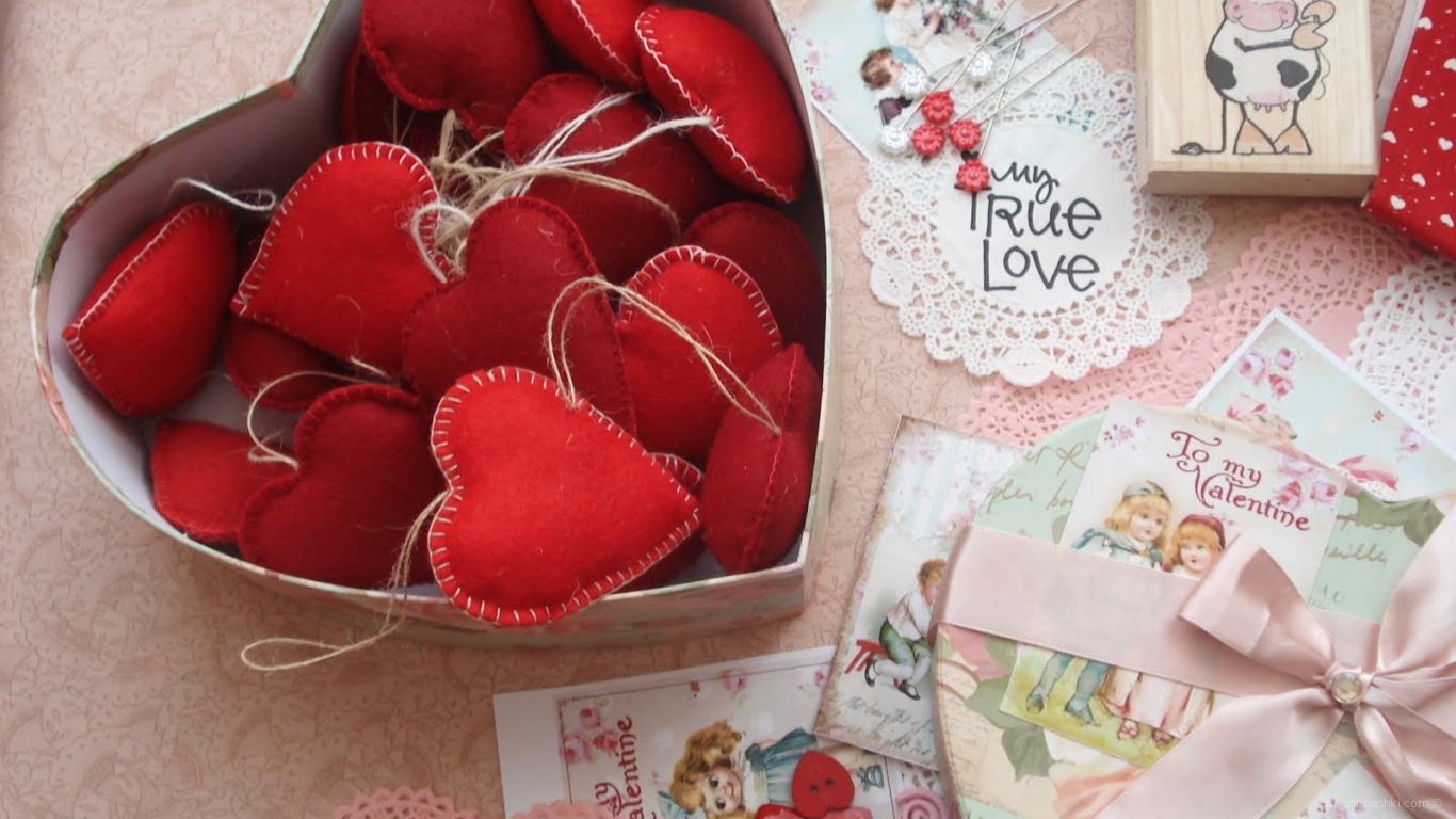 Коробка сердец на День Влюбленных 14 февраля~Анимационные блестящие открытки GIF