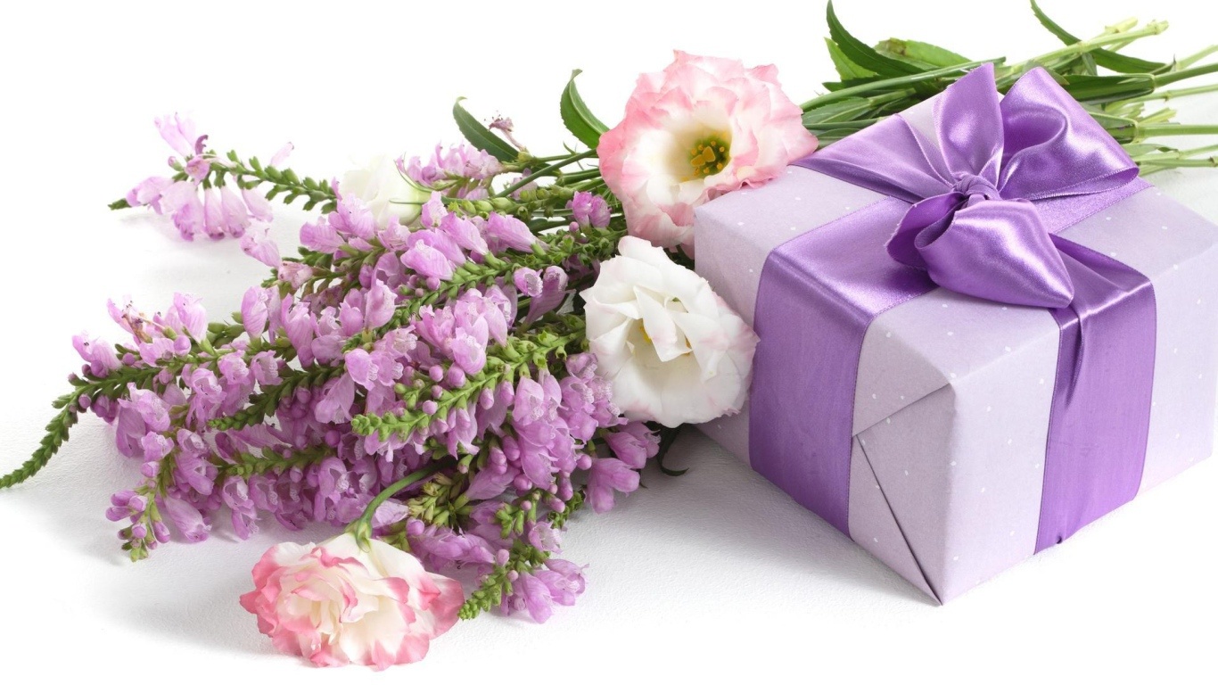 Букет цветов и подарок для девушки на восьмое марта~Анимационные блестящие открытки GIF