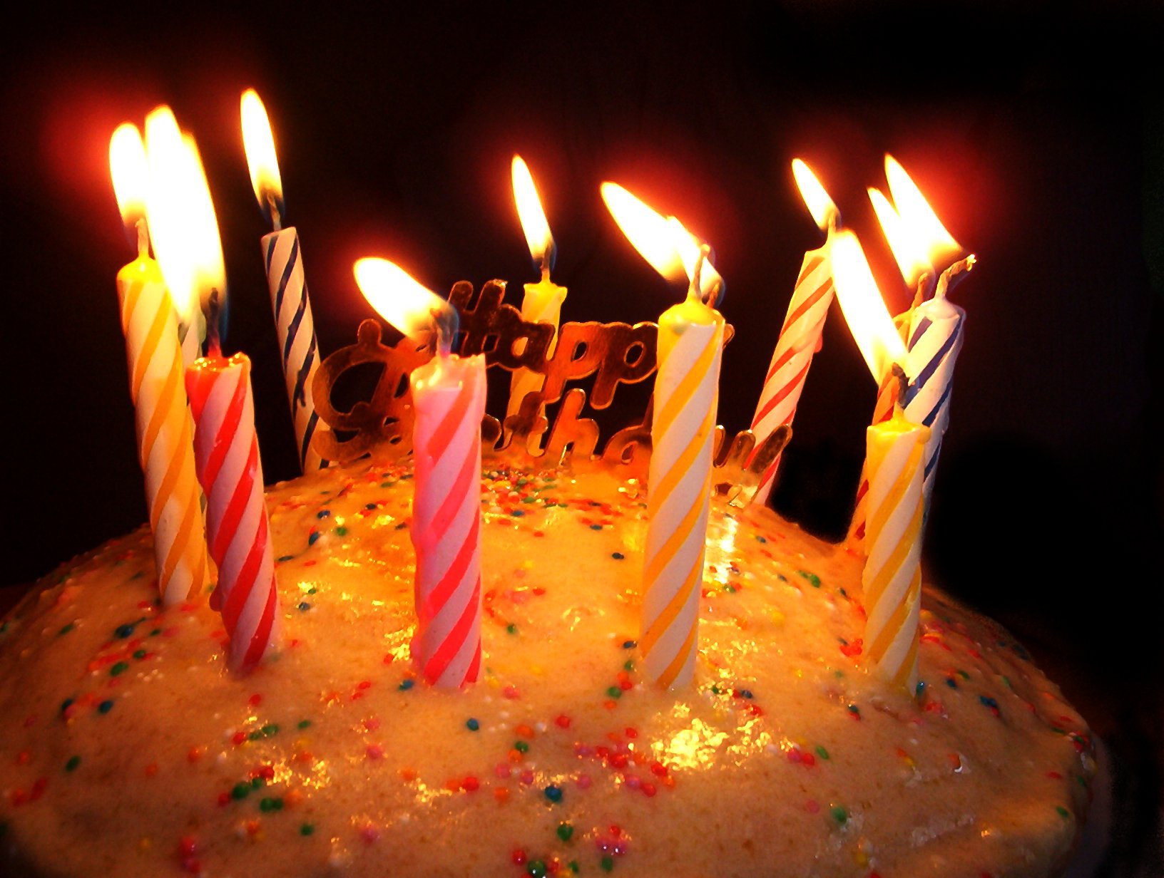 Торт на день рождения лучший подарок~Анимационные блестящие открытки GIF